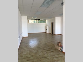 Immobile commerciale in Affitto a Massa, 1'300€, 77 m²