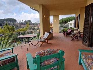 Villa in Vendita a Casciana Terme Lari, zona Usigliano, 490'000€, 400 m², con Box