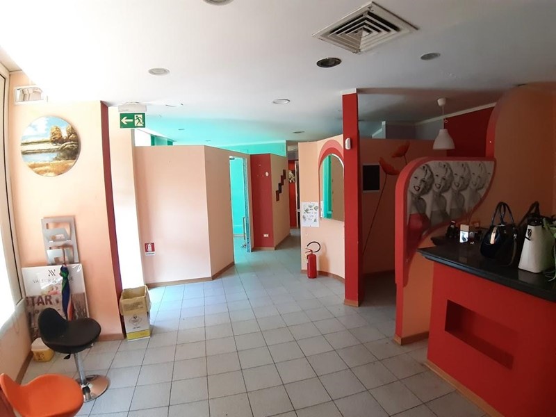 Ufficio in Affitto a Pisa, 250€, 140 m²