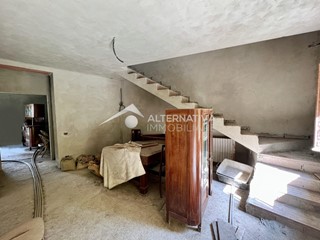 Casa Semi Indipendente in Vendita a Capannori, zona Pieve di Compito, 149'000€, 180 m²