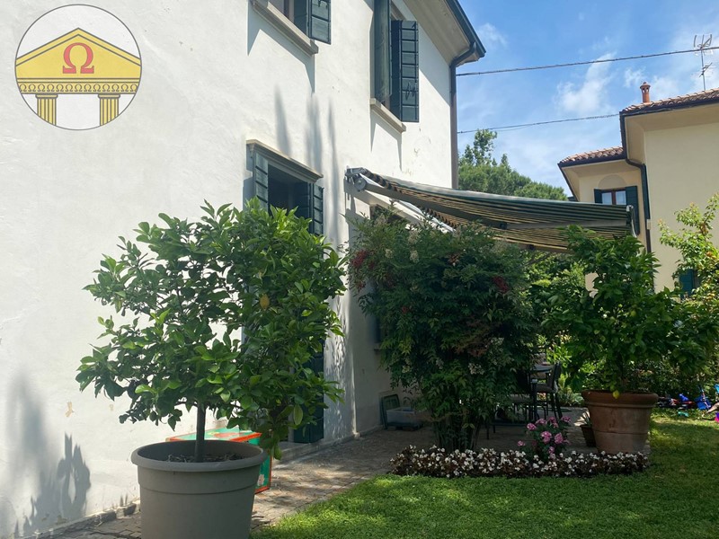 Villa bifamiliare in Vendita a Treviso, zona Centro storico, 300 m²