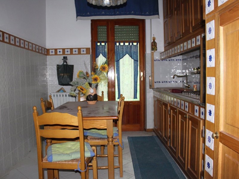 Appartamento in Vendita a Belmonte Mezzagno, 115'000€, 205 m²