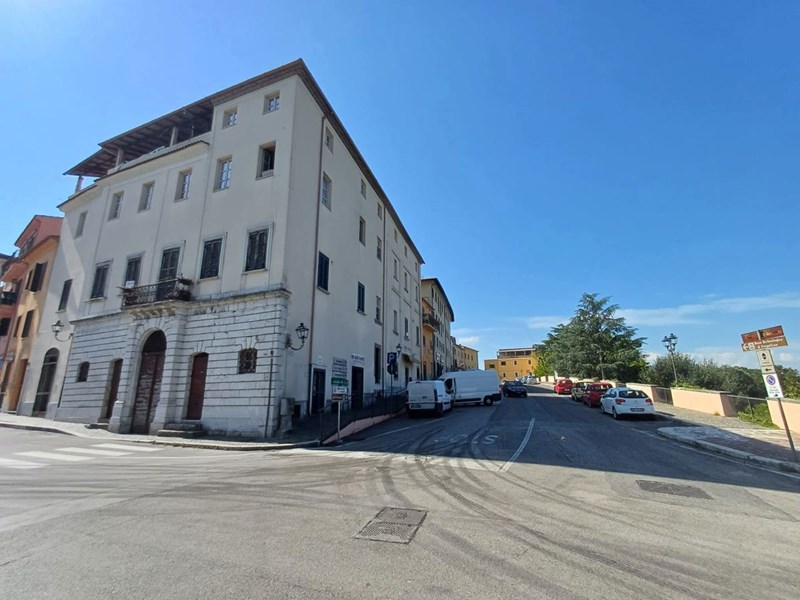 Attico in Vendita a Ceprano, 68'000€, 200 m²