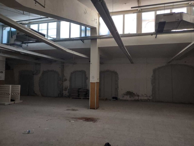 Magazzino in Affitto a Jesi, 