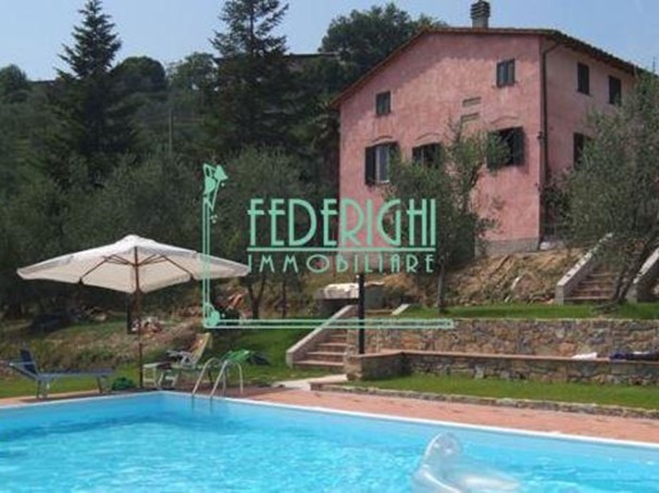 Casa di corte in Vendita a Lucca, 550'000€, 240 m²