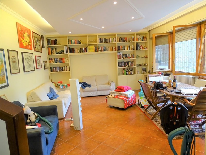 Appartamento in Vendita a Roma, zona Rinnovamento, 449'000€, 260 m²