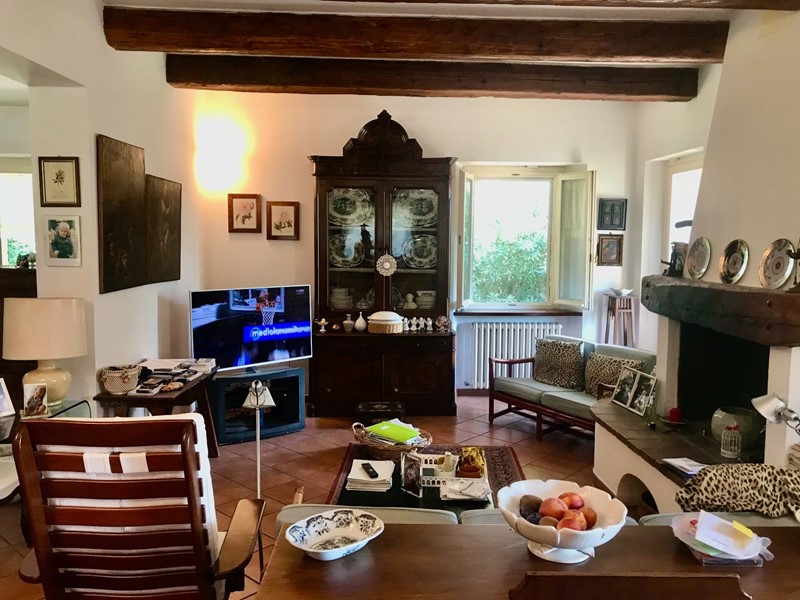 Villa in Vendita a Pesaro, zona Santa Veneranda, 850'000€, 420 m²