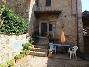 Casa Semi Indipendente in Vendita a Sovicille, zona Brenna, 139'000€, 210 m²