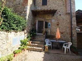 Casa Semi Indipendente in Vendita a Sovicille, zona Brenna, 139'000€, 210 m²