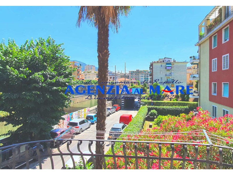 Quadrilocale in Vendita a Rapallo, 300'000€, 130 m²