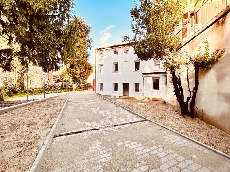 Casa Indipendente in Vendita a Vicenza, zona Borgo Casale-V.le Trieste, 340'000€, 164 m²