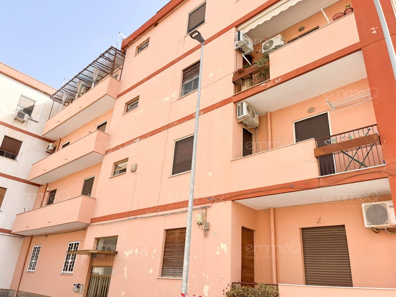 Appartamento in Vendita a Palermo, zona Pallavicino, 159'000€, 132 m²