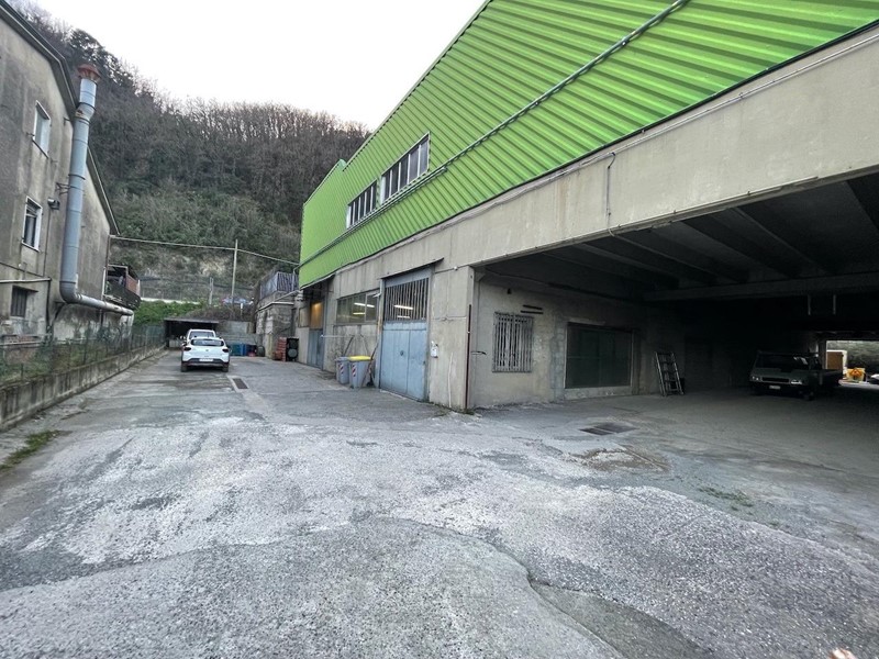 Capannone in Vendita a Vezzano Ligure, zona Fornola, 300'000€, 600 m²