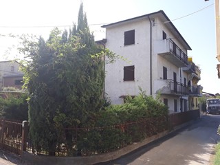 Casa Indipendente in Vendita a Lucca, zona San Concordio Contrada, 170'000€, 168 m², con Box