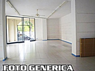 Immobile commerciale in Affitto a Carrara, zona Marina di Carrara, 700€, 42 m²