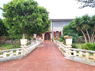 Villa in Vendita a Quartu Sant'Elena, zona Pittori Europei, 270'000&euro;, 230 m²