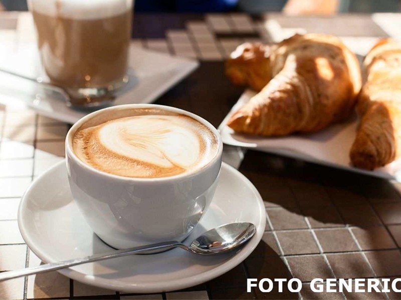 Attività commerciale in Vendita a Pontedera, 95'000€, 140 m²