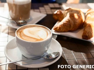 Attività commerciale in Vendita a Pontedera, 95'000€, 140 m²