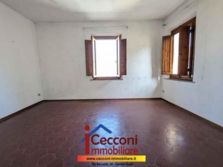 Appartamento in Vendita a Cerreto Guidi, 100'000€, 90 m²