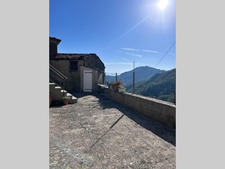 Casa Semi Indipendente in Vendita a Tresana, zona Villa, 60'000€, 70 m², arredato