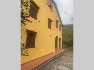 Casa Indipendente in Vendita a Calci, 850'000€, 220 m²