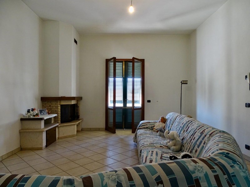 Villa in Vendita a San Miniato, zona Ponte a Egola, 400'000€, 343 m², con Box