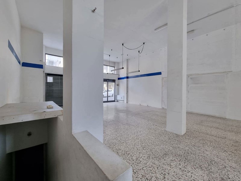 Negozio in Affitto a Lecco, 1'000€, 80 m²