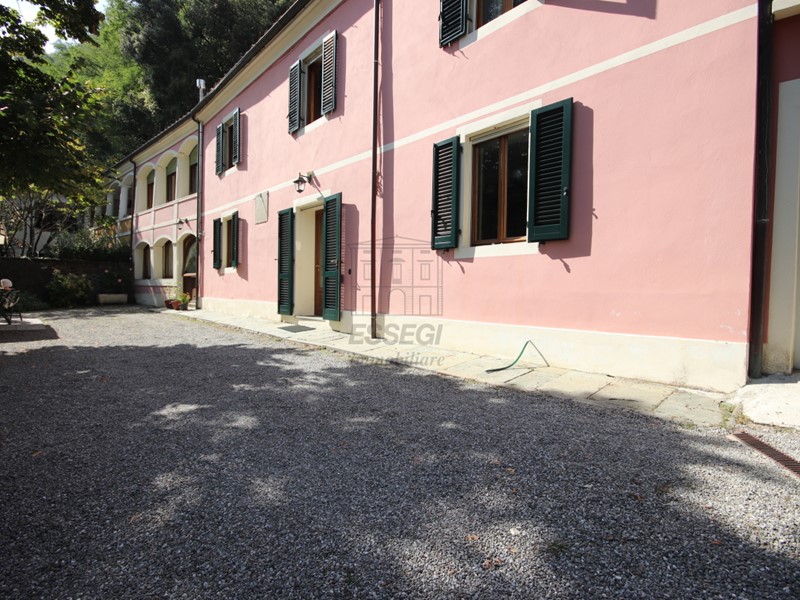Villa in Vendita a Bagni di Lucca, 419'000€, 200 m²