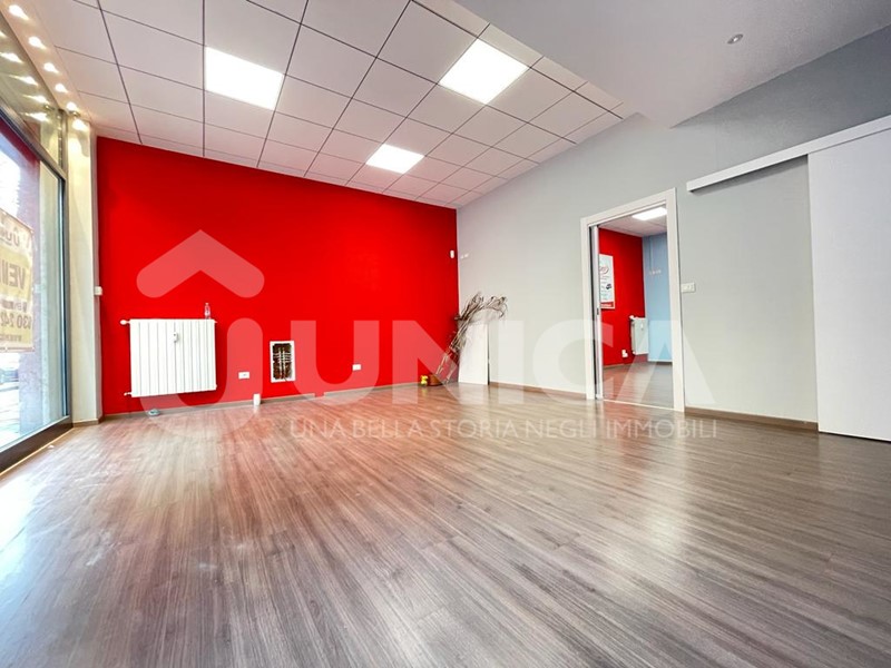 Immobile commerciale in Vendita a Brescia, zona Zona Ospedale, 98'000€, 54 m²