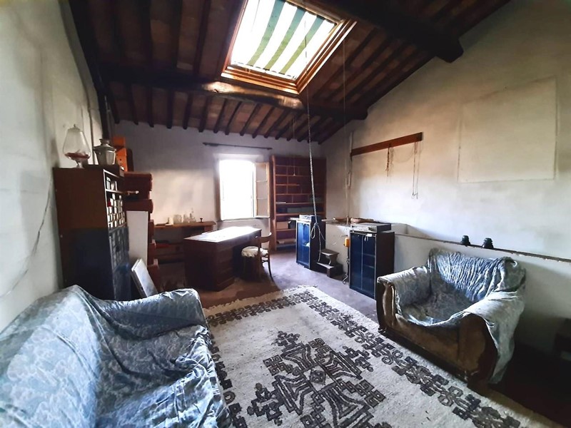 Casa Indipendente in Vendita a San Giuliano Terme, zona Ripafratta, 75'000€, 240 m²