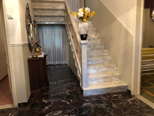 Casa Indipendente in Vendita a Empoli, 450'000€, 300 m², con Box