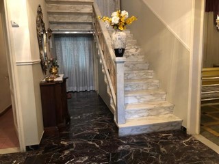 Casa Indipendente in Vendita a Empoli, 450'000€, 300 m², con Box