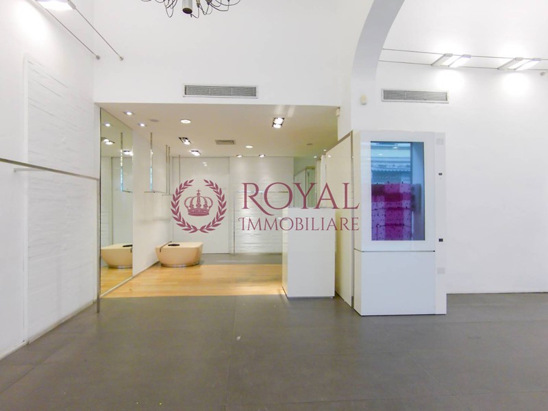 Immobile commerciale in Affitto a Livorno, zona Centro, 2'500€, 60 m²
