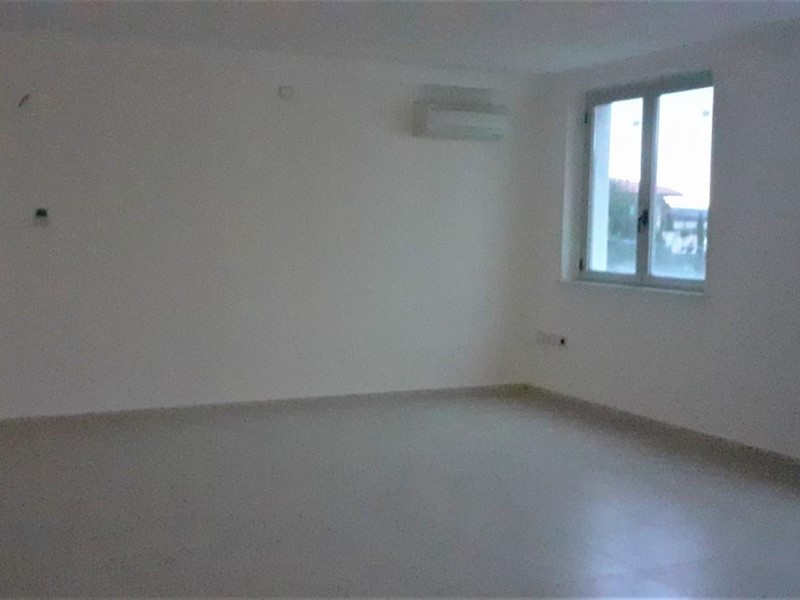 Ufficio in Vendita a Massa, 78'000€, 40 m²
