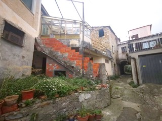 Trilocale in Vendita a Pontedassio, 35'000€, 50 m²