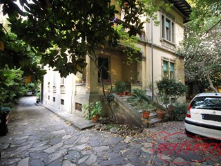 Villa in Vendita a Lucca, 1'100'000€, 500 m², con Box