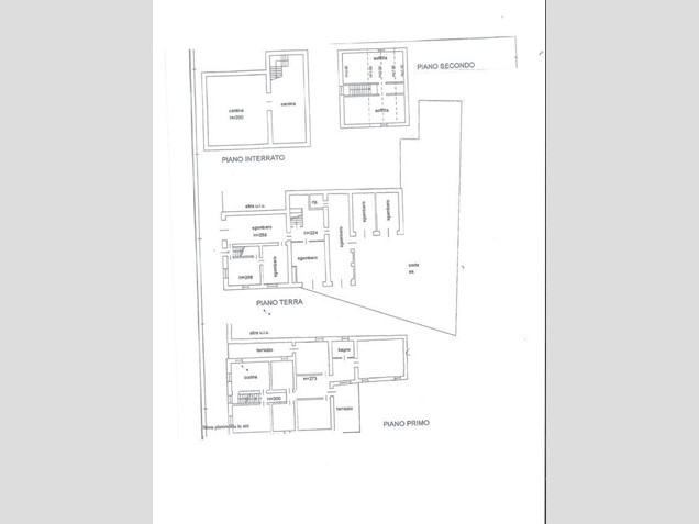 Appartamento in Vendita a Santa Maria Nuova, 45'000€, 261 m²