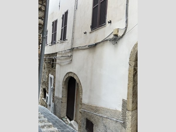 Trilocale in Vendita a Pontedassio, 55'000€, 65 m²