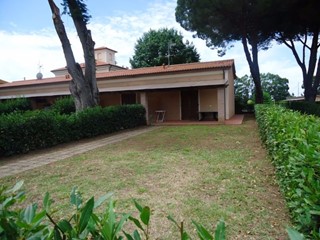 Villetta a schiera in Affitto a Rosignano Marittimo, zona Vada, 1'250€, 70 m², arredato