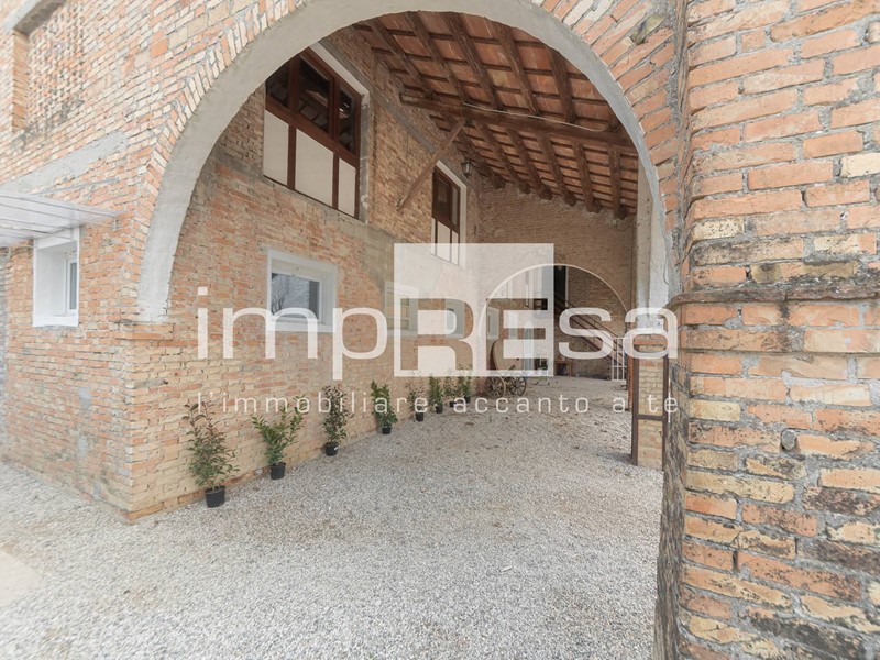Rustico in Vendita a Venezia, zona Favaro Veneto, 680'000€, 780 m²