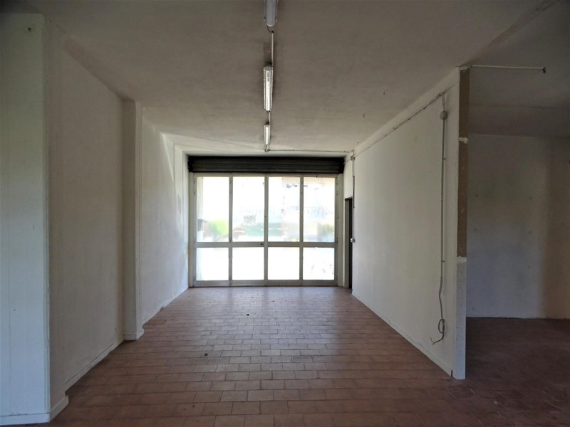Immobile commerciale in Vendita a San Miniato, zona San Miniato Basso, 80'000€, 85 m²