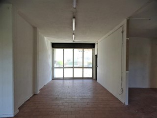 Immobile commerciale in Vendita a San Miniato, zona San Miniato Basso, 80'000€, 85 m²