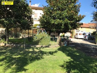 Villa in Vendita a Cascina, zona San Frediano a Settimo, 430'000€, 360 m², con Box