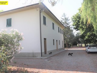 Casale in Vendita a Peccioli, 760'000€, 400 m², con Box
