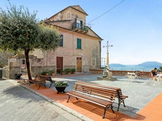 Quadrilocale in Vendita a Lerici, 150'000&euro;, 64 m², arredato