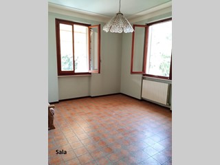 Quadrilocale in Vendita a Monsummano Terme, 210'000€, 100 m², con Box