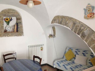 Bilocale in Vendita a Imperia, 70'000€, 35 m²