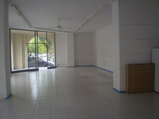 Immobile commerciale in Vendita a Lucca, zona San Concordio Contrada, 450'000€, 200 m²