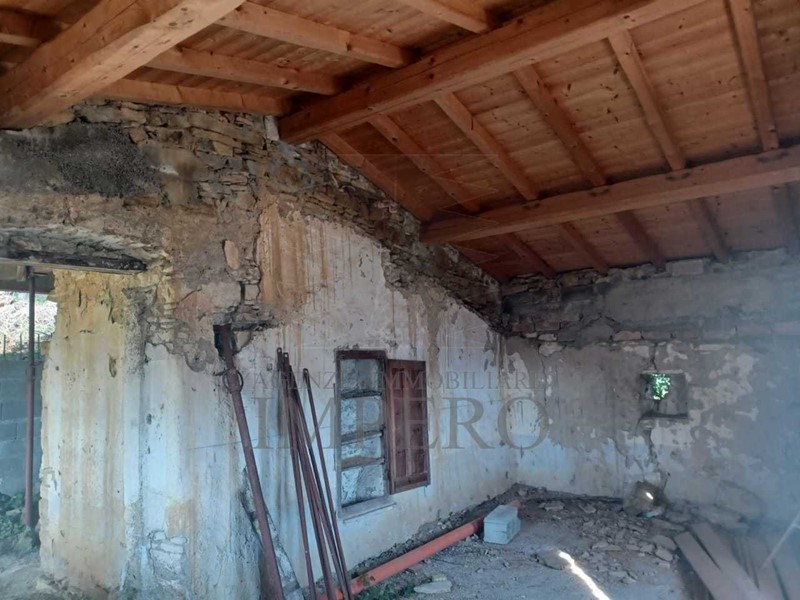 Terreno agricolo in Vendita a Dolceacqua, 145'000€, 7639 m²