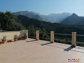 Casa Semi Indipendente in Vendita a Carrara, zona Sorgnano, 220'000€, 87 m²